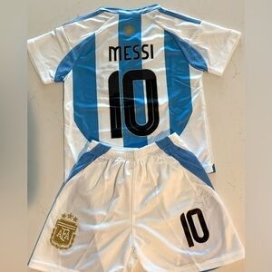 MESSI ARGENTINA SOCCER JERSEY YOUTH MEDIUM SIZE 26 NEW WITH TAGS FITS AGE 8-9